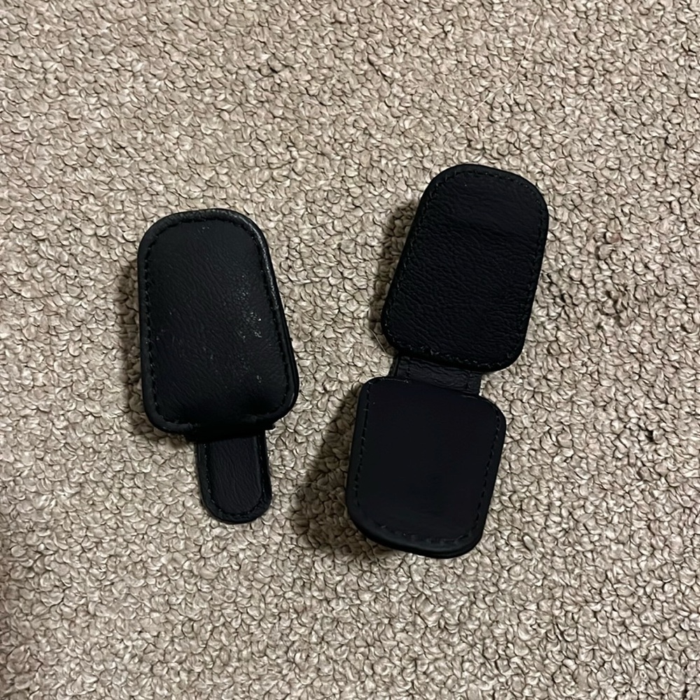 car sunglasses holder